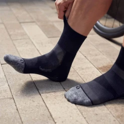 Feetures Elite Light Cushion Quarter Sock
